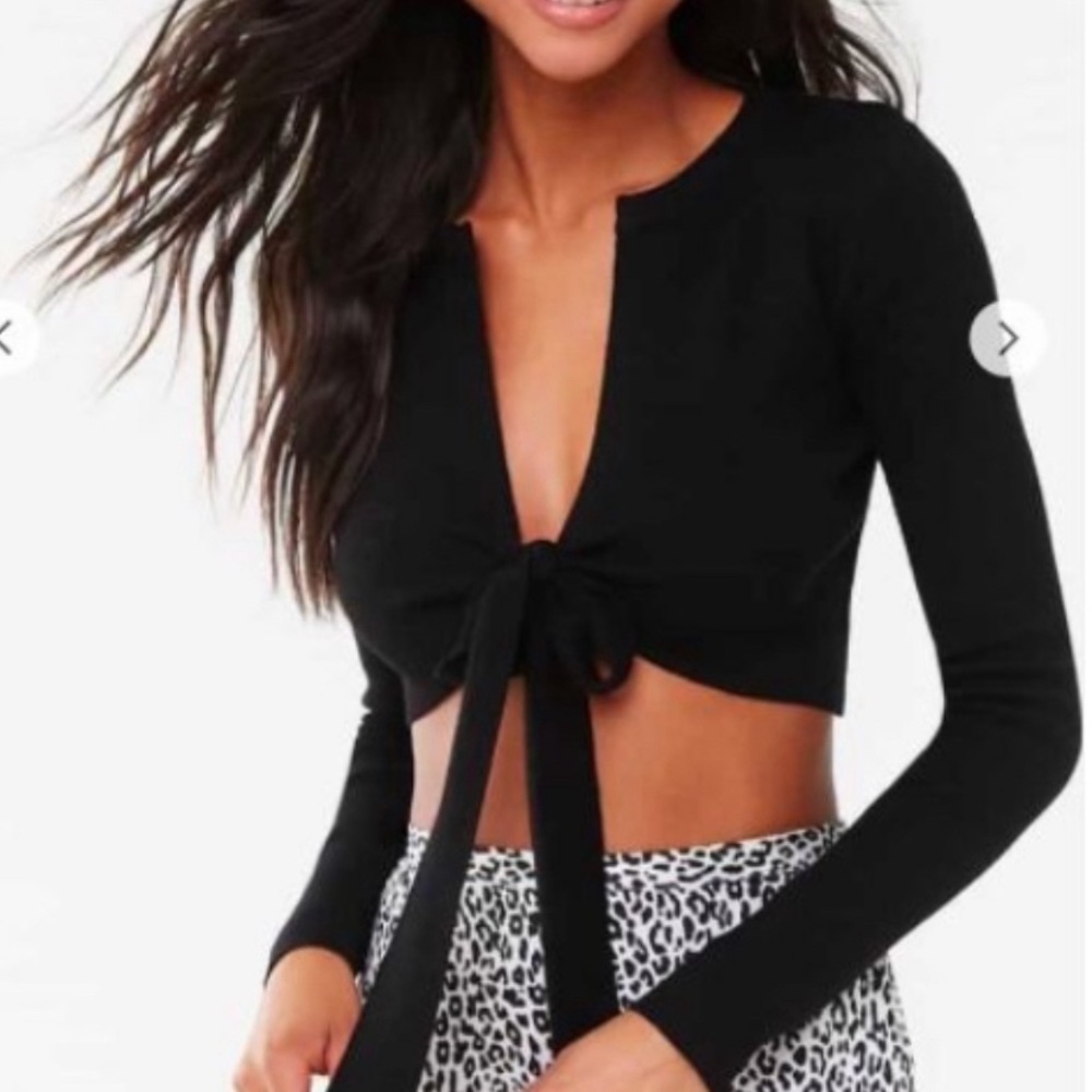 Forever 21 Black Long Sleeve Tie-Front Crop Top